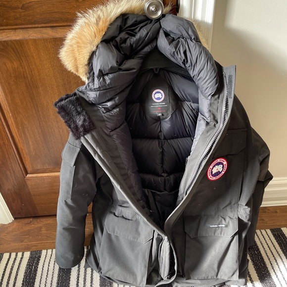 COPY - Canada Goose Men’s Expedition Parka - Picture 6 of 10